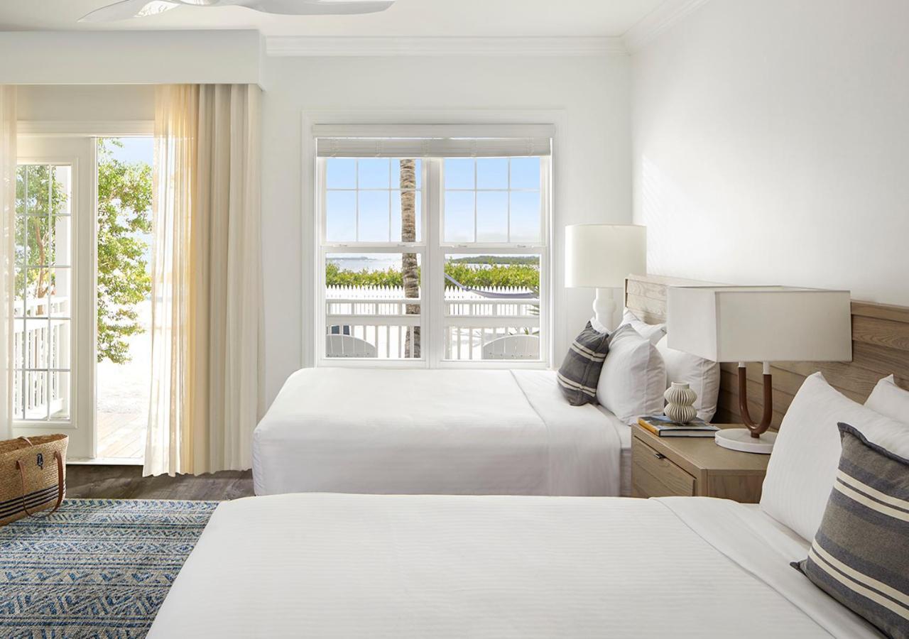 Three-Bedroom Villa Waterfront