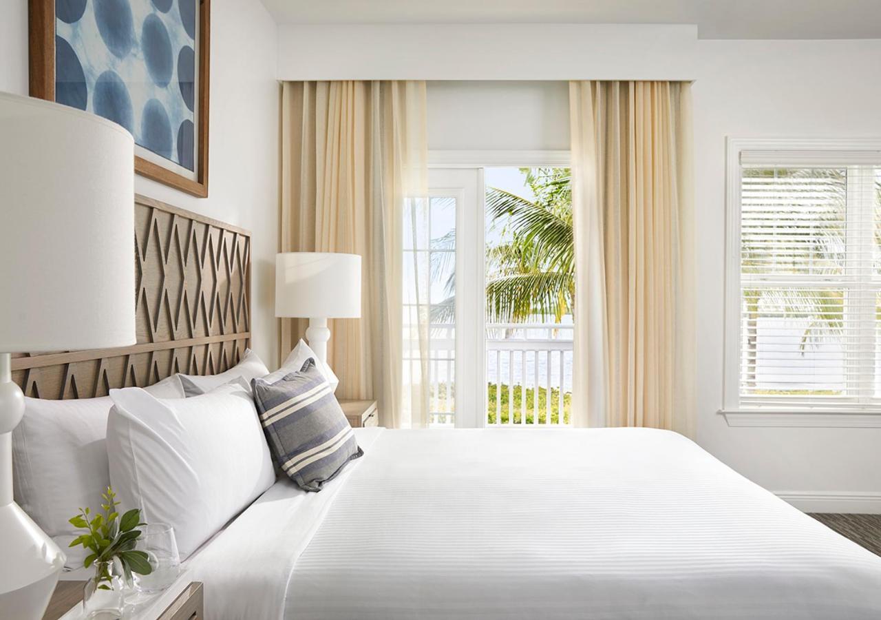 Three-Bedroom Villa Waterfront