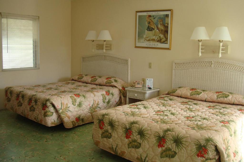 Standard Room with Two Queen Beds