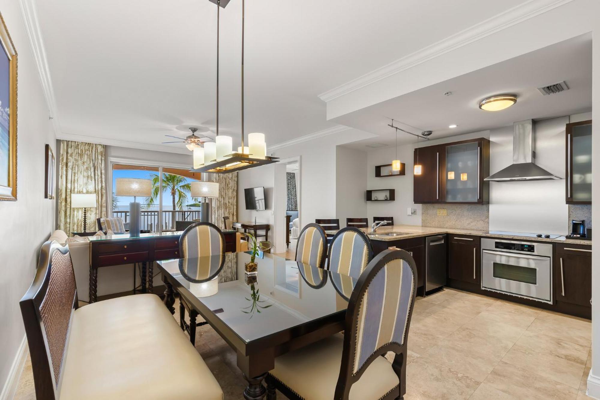 Ocean Front 1BR Suite Direct Beach Access