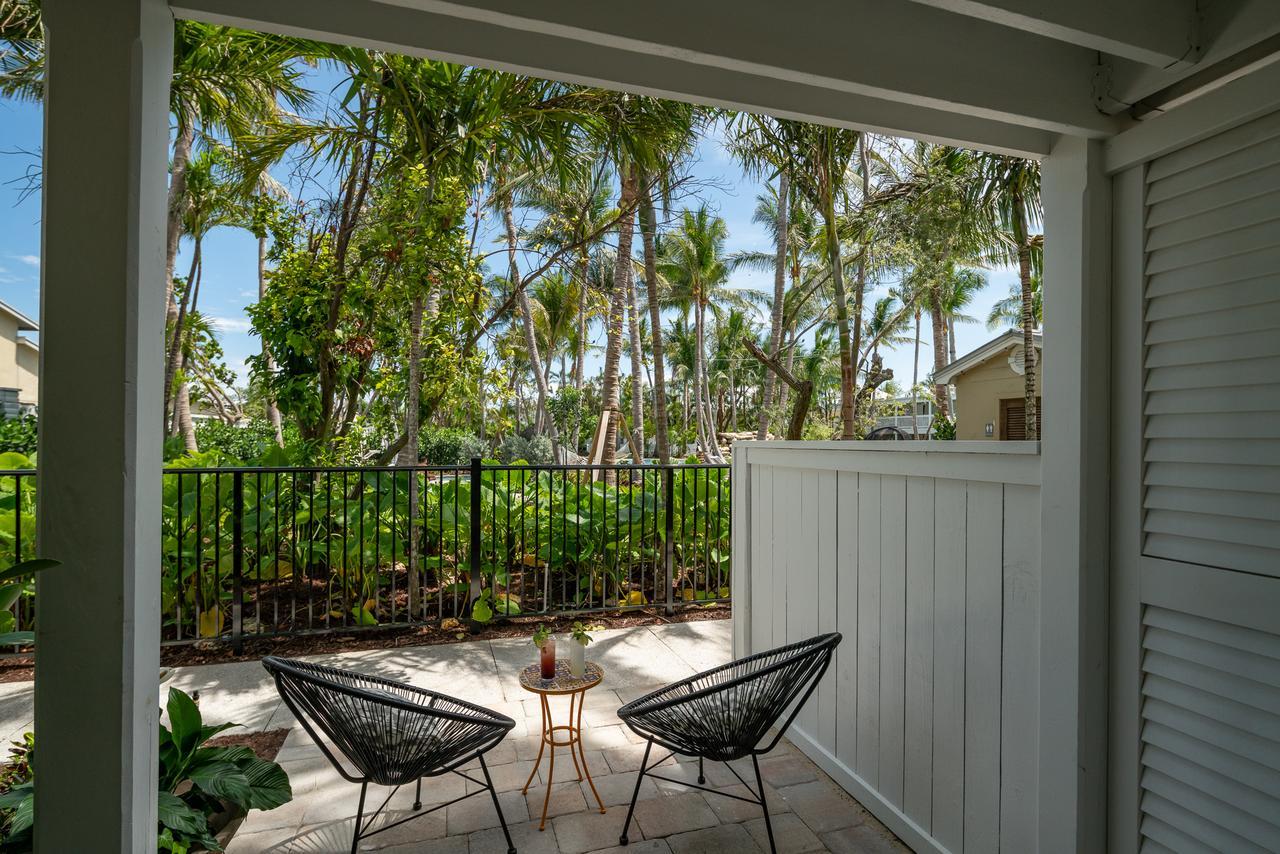 Junior Studio 1 King Bed Gulf View Patio,664730139:JPEG