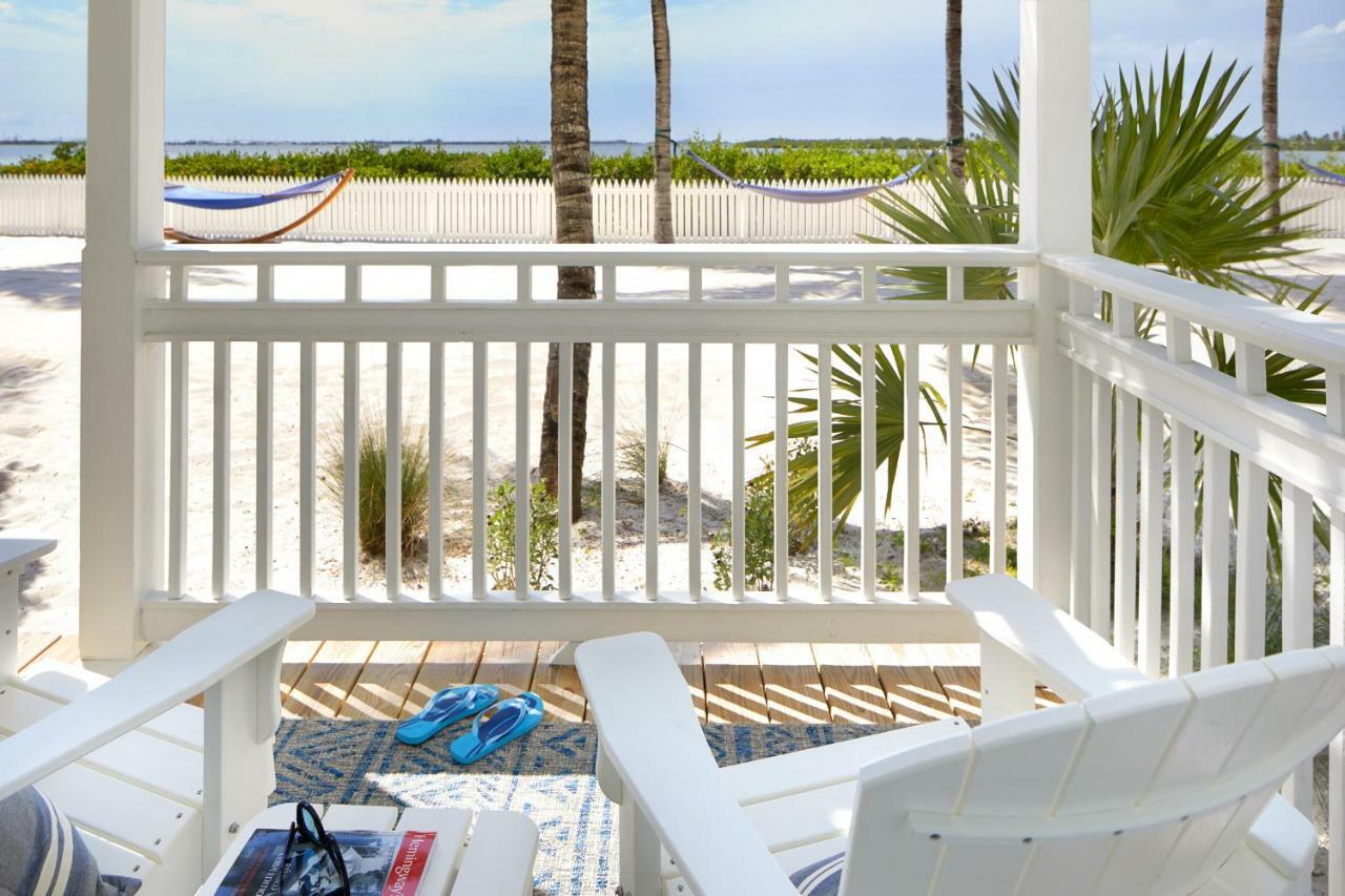 Three-Bedroom Villa Waterfront