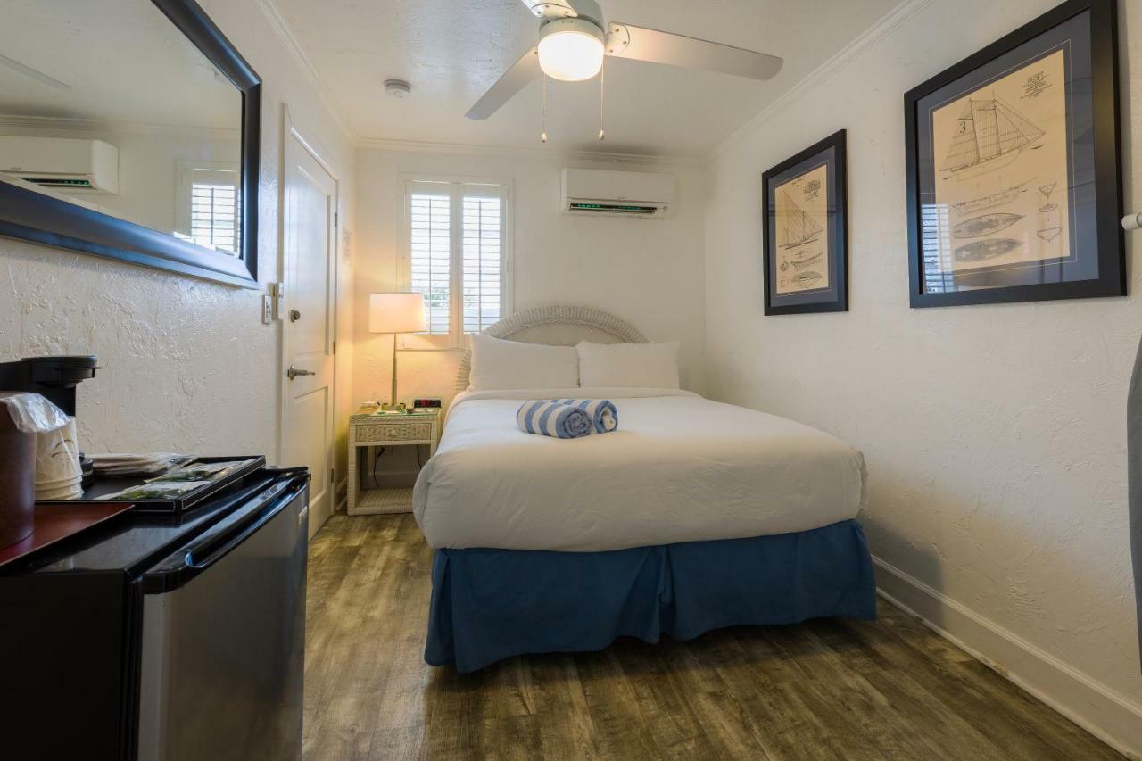 Small Queen Room