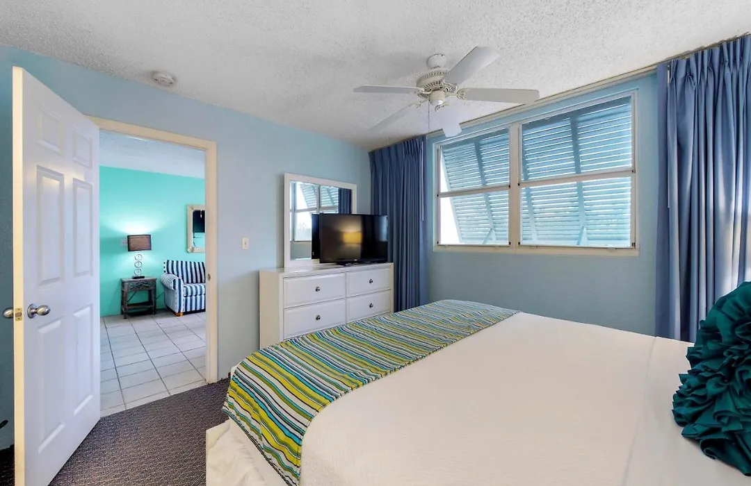 Sunrise Suites - Martinique Suite 108-1