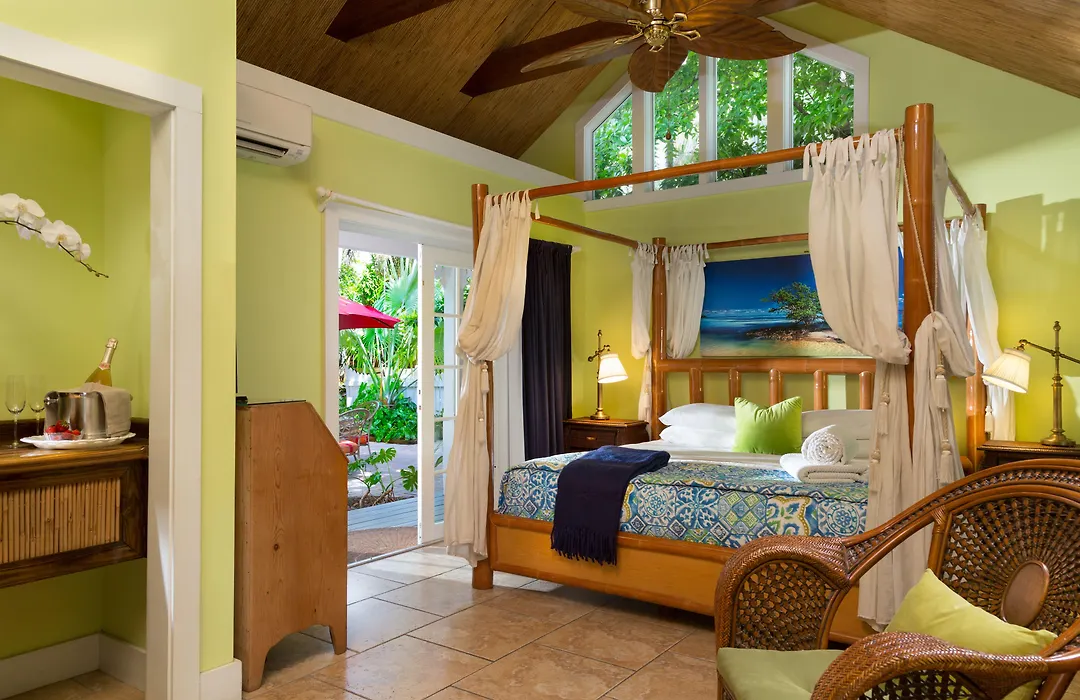 Tropical Inn-1
