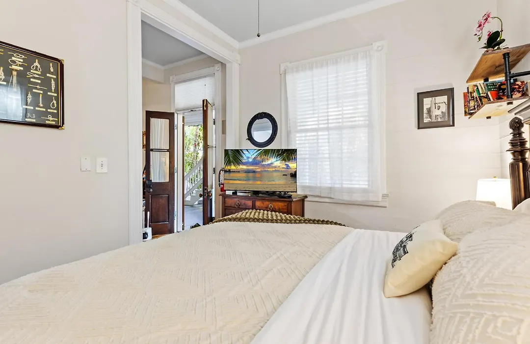 Orchid Bay Condo - Pool - Old Town - Walk To Duval-1