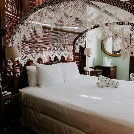 Curry Mansion Inn-2