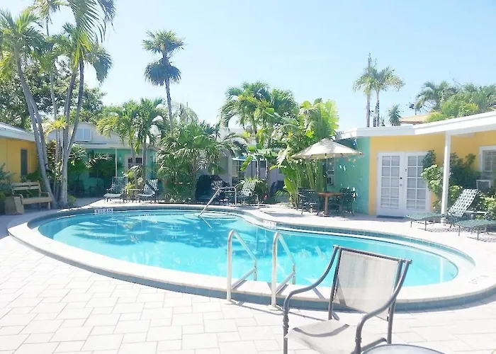 Alexander Palms Court - No Hidden Resort Fees! Key West
