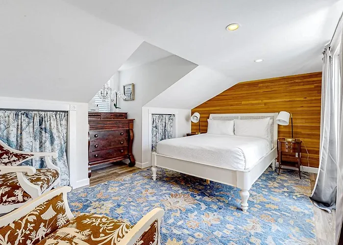 Kw353B Seagrass Suite Key West