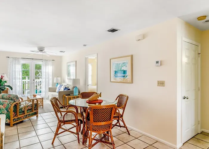Happy Hour Haven Apartment Key West