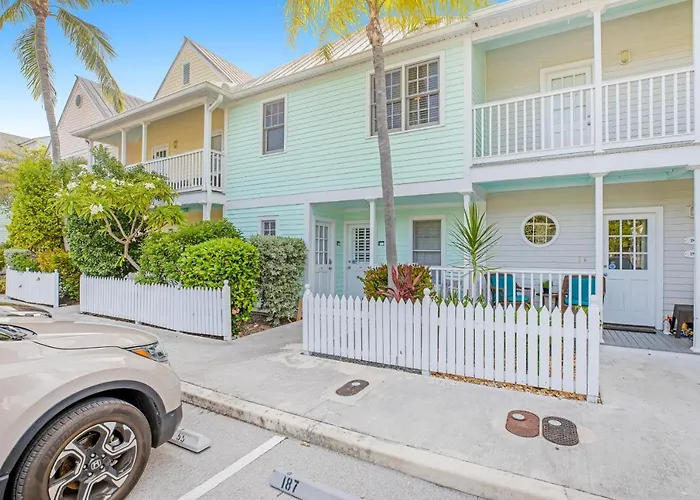 Happy Hour Haven Apartment Key West