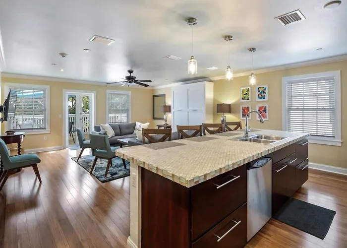 Cloud Suite On Duval Key West