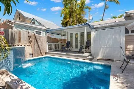 Poolside Retreat Apartment Key West