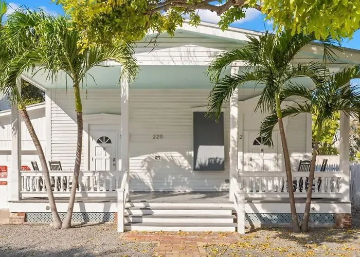 Mesa House, Dos -Unreal Location Apartment Key West