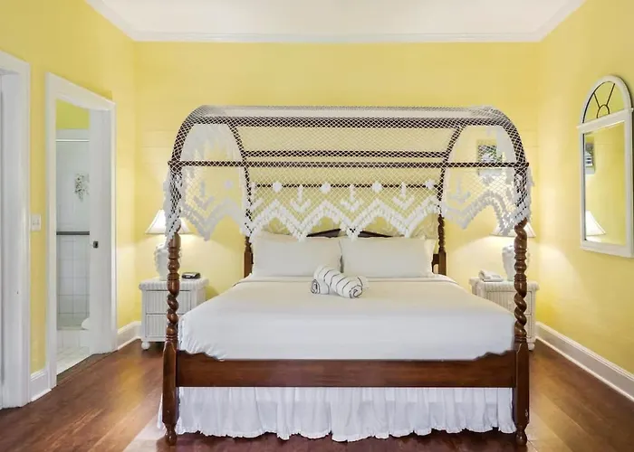 Classic King Balcony At The James House Key West