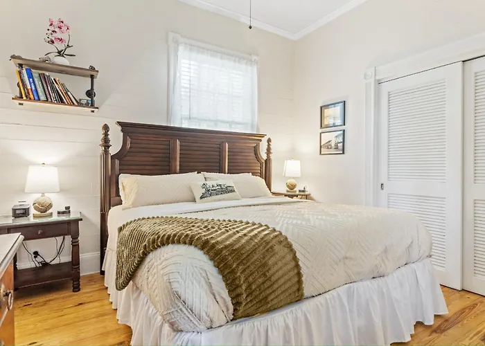 Orchid Bay Condo - Pool - Old Town - Walk To Duval Key West