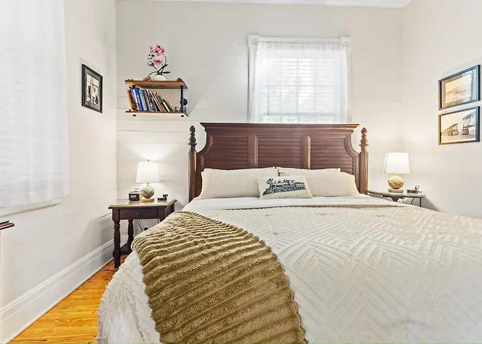 Orchid Bay Condo - Pool - Old Town - Walk To Duval Key West