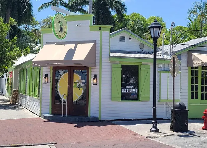 Duval Street Suite With Pool Key West