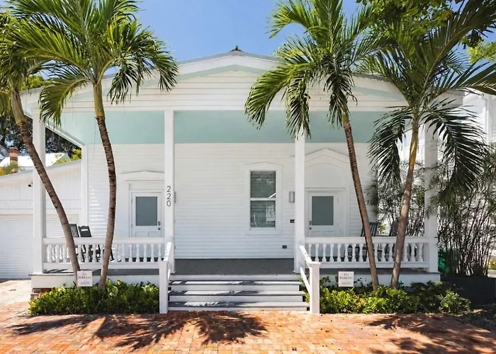 Mesa House, Dos -Unreal Location Apartment Key West