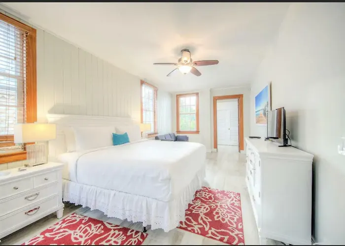 The Bartlum-Luxurious Studio Key West